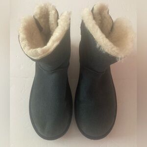 UGG Womens SZ 9 Navy blue Koolaburra suede Winter Boots with cozy Cream Lining